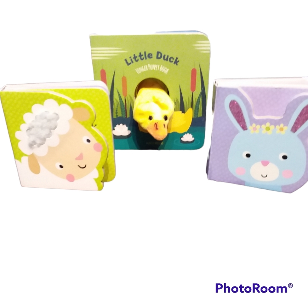 ⭐3/$15 Baby Board Book Bundle - EUC
